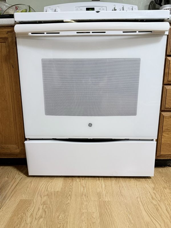 Oven front and drawer in Worthington after cleaning